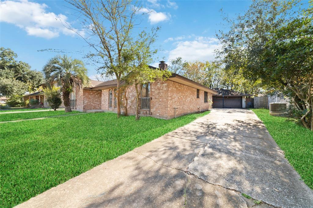 1126 Laurel Valley Drive, Houston, Texas image 2