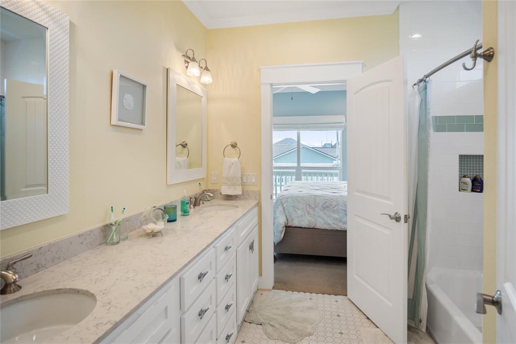 973 Sea Breeze, Crystal Beach, Texas image 27