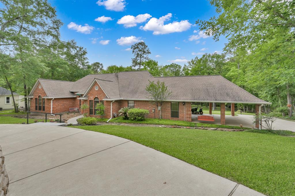 5 Highland Hollow Drive, Conroe, Texas image 3