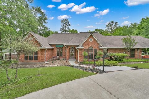 5 Highland Hollow Drive Conroe TX 77304