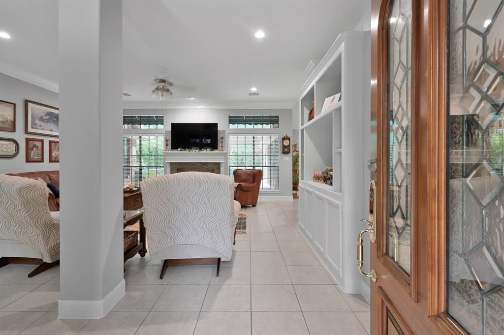 5 Highland Hollow Drive, Conroe, Texas image 4