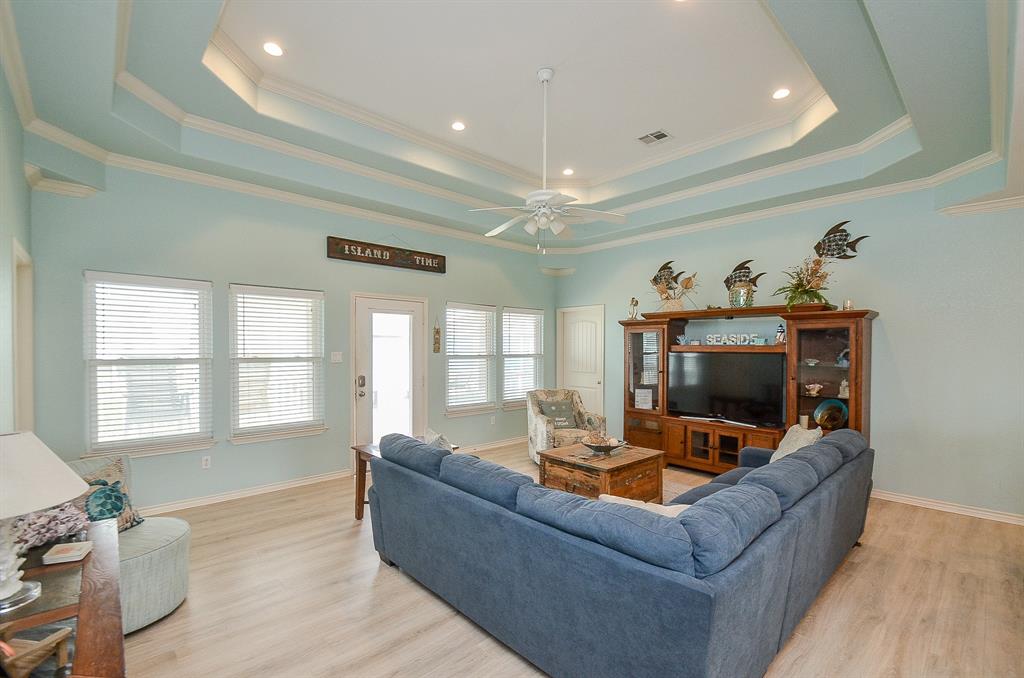 3346 Pirates Cove, Crystal Beach, Texas image 10