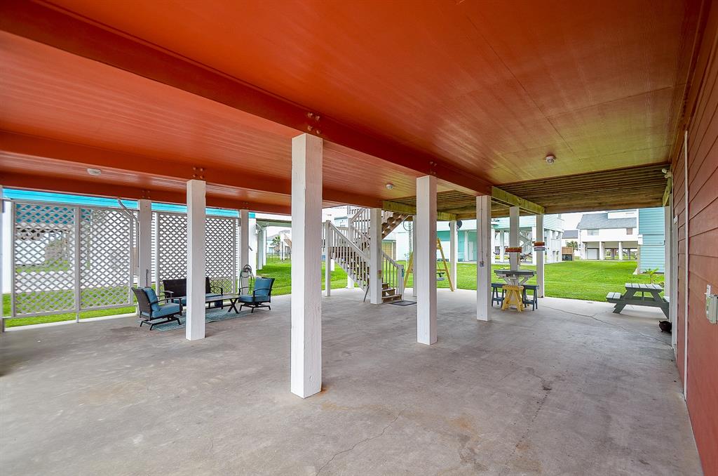 3346 Pirates Cove, Crystal Beach, Texas image 3