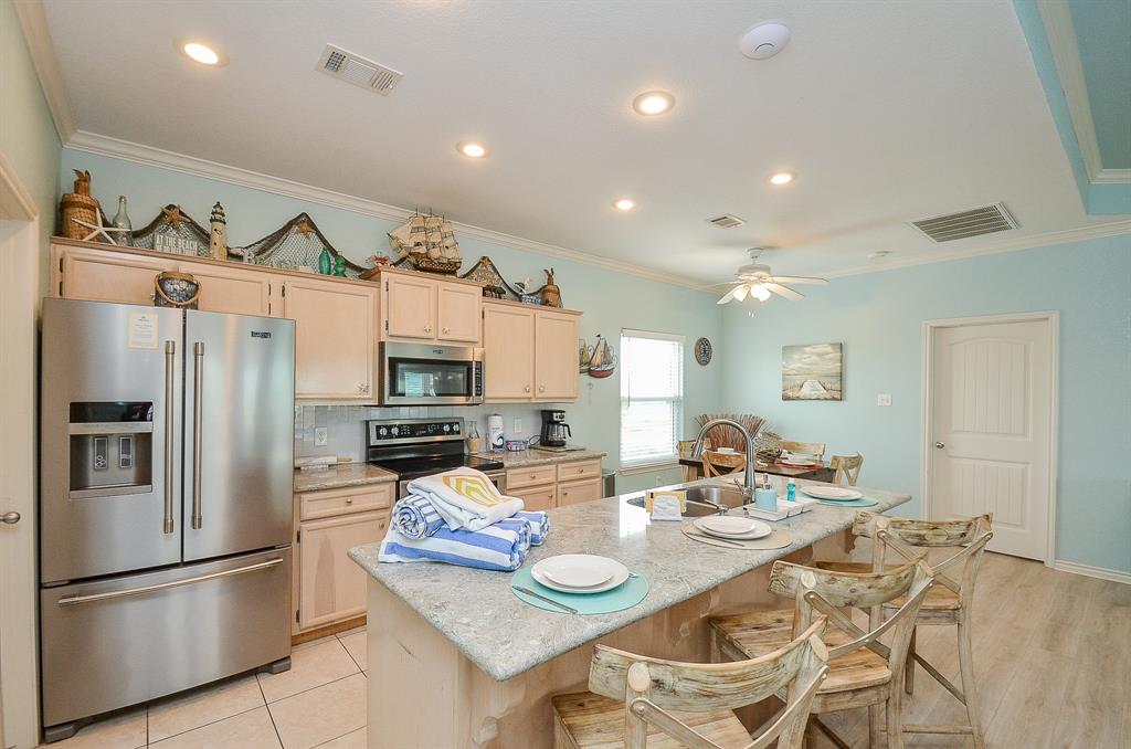 3346 Pirates Cove, Crystal Beach, Texas image 17