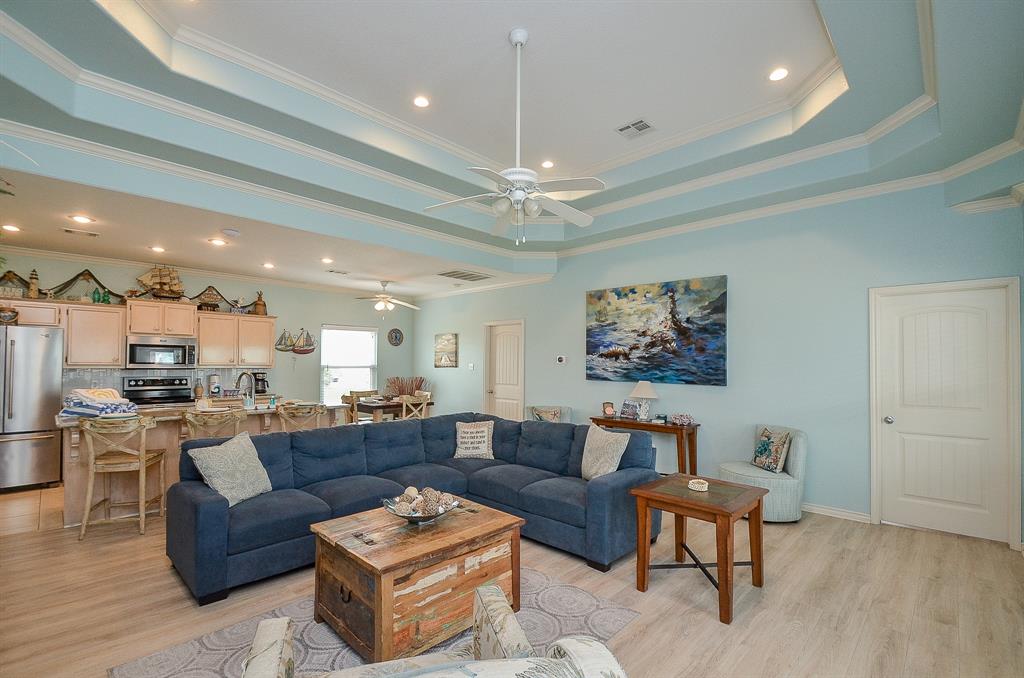 3346 Pirates Cove, Crystal Beach, Texas image 12