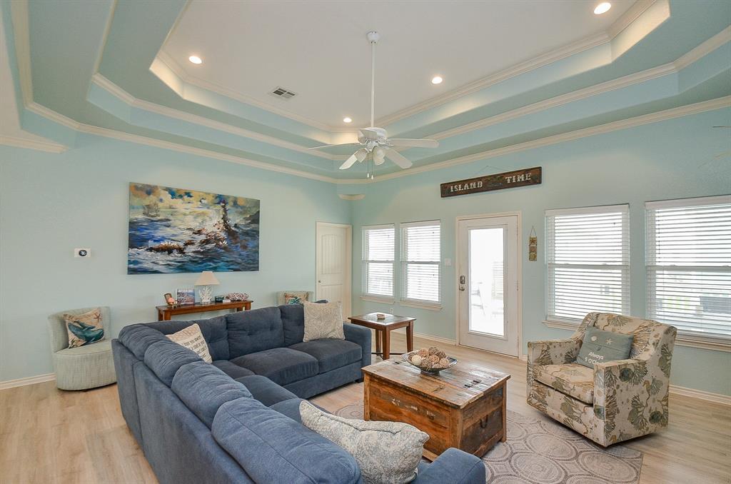3346 Pirates Cove, Crystal Beach, Texas image 11