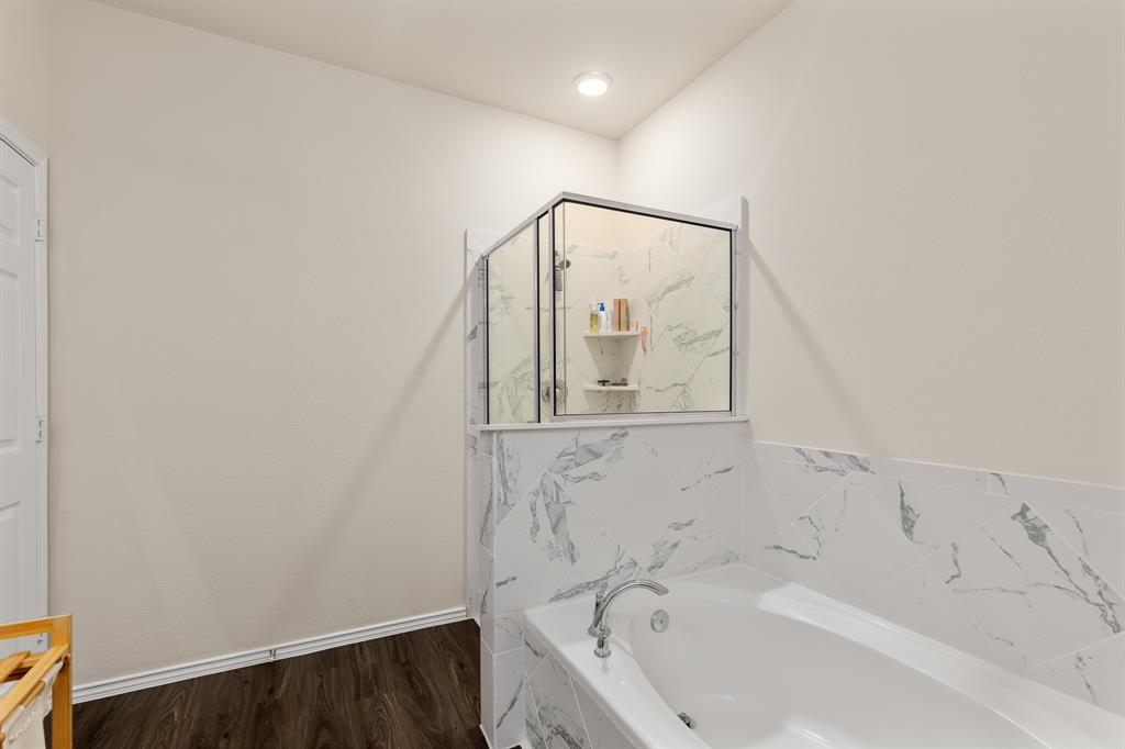 4275 Roaring Timbers Drive, Conroe, Texas image 18