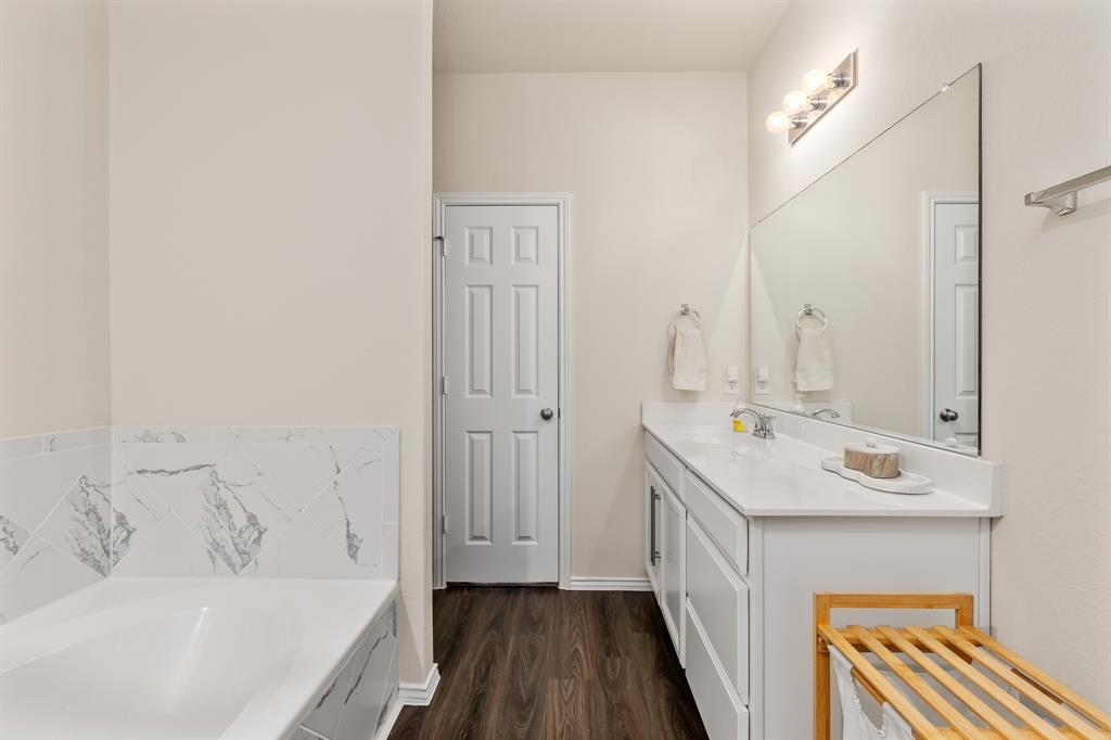 4275 Roaring Timbers Drive, Conroe, Texas image 19