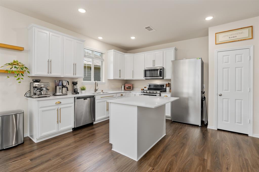 4275 Roaring Timbers Drive, Conroe, Texas image 11