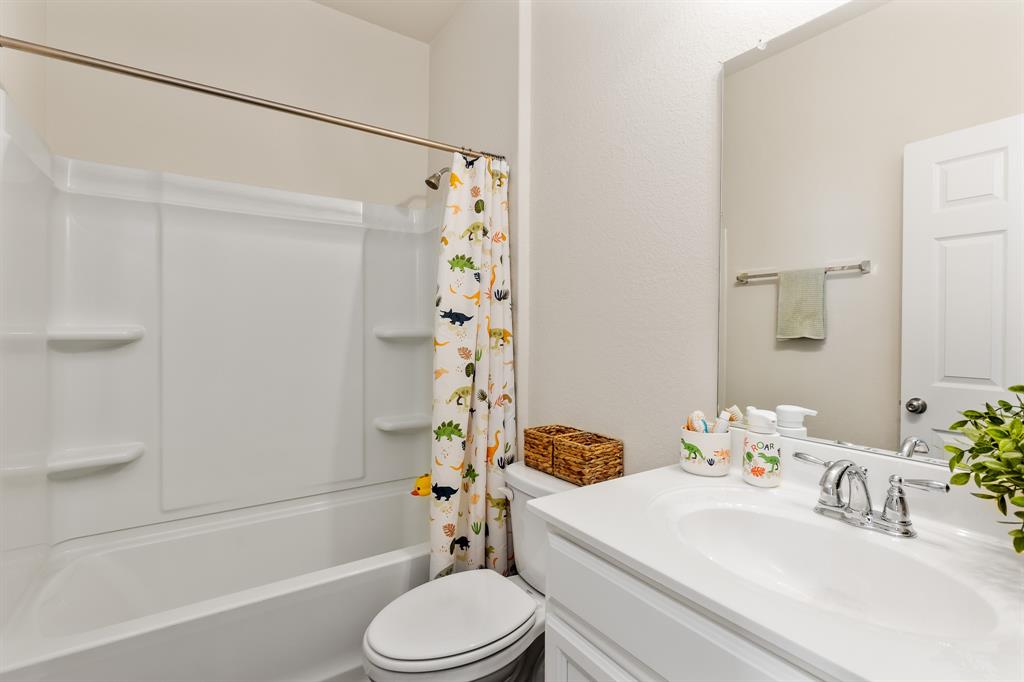 4275 Roaring Timbers Drive, Conroe, Texas image 22