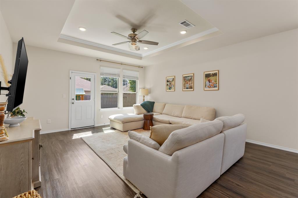 4275 Roaring Timbers Drive, Conroe, Texas image 8