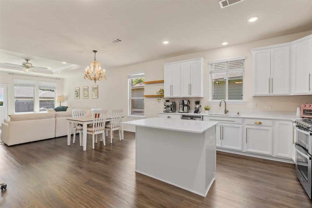 4275 Roaring Timbers Drive, Conroe, Texas image 9