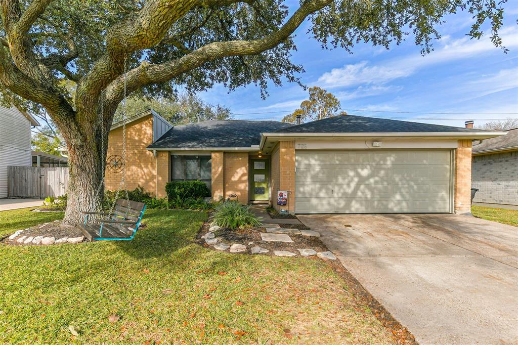 725 Canyon Springs Drive, La Porte, Texas image 2