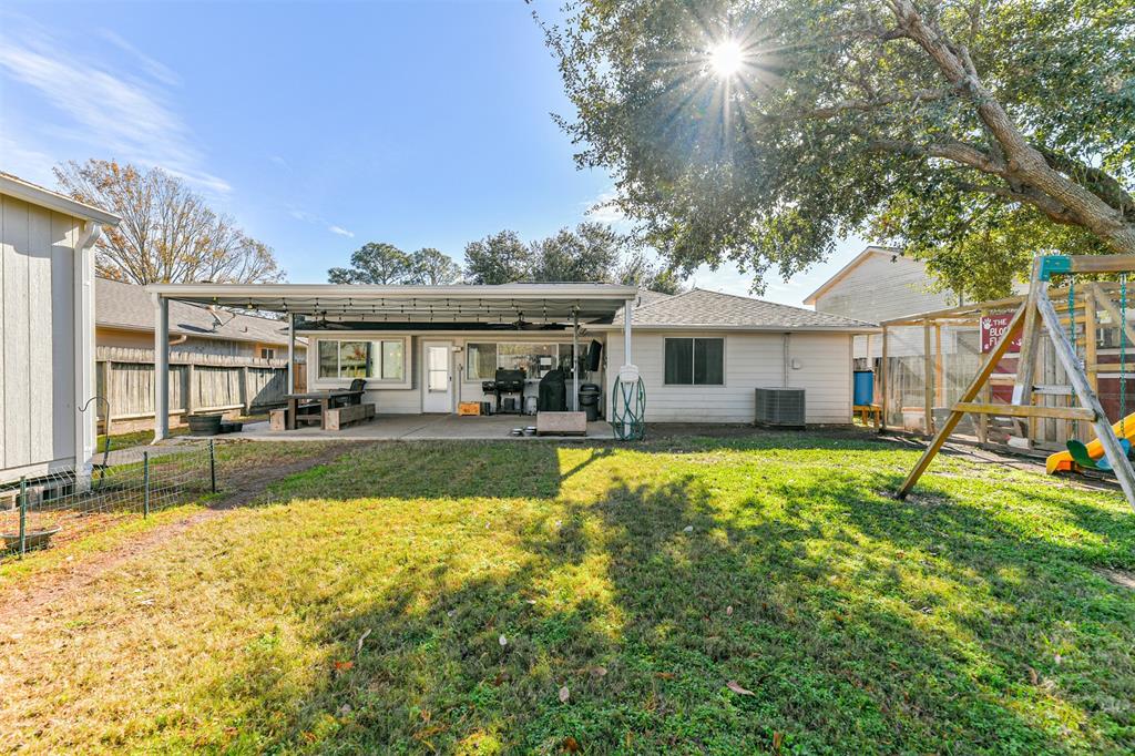 725 Canyon Springs Drive, La Porte, Texas image 32