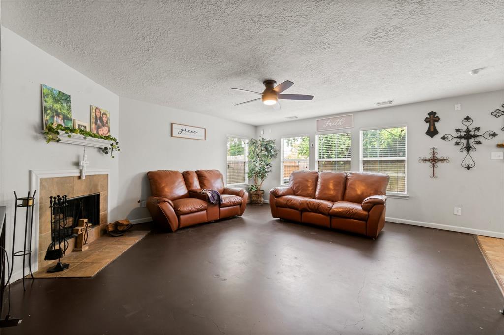 19218 Danphe Landing Court, Tomball, Texas image 8