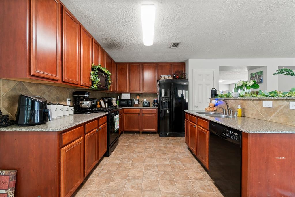 19218 Danphe Landing Court, Tomball, Texas image 13