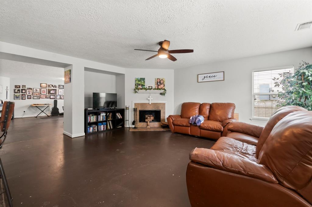 19218 Danphe Landing Court, Tomball, Texas image 9