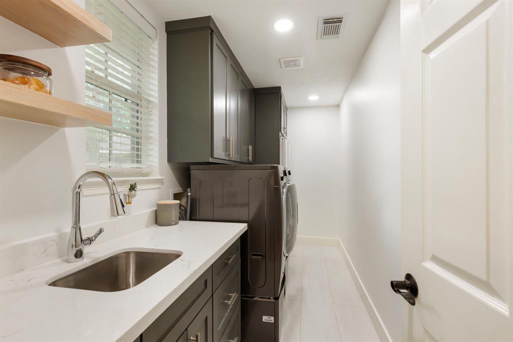 126 W Slatestone Circle, The Woodlands, Texas image 7