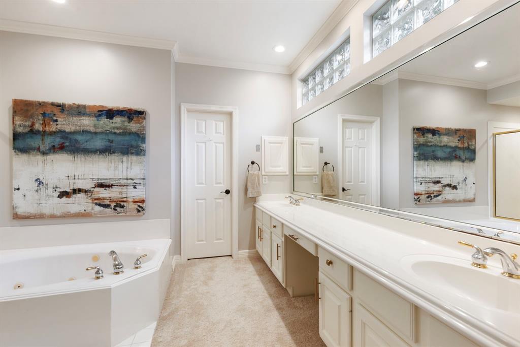 126 W Slatestone Circle, The Woodlands, Texas image 14