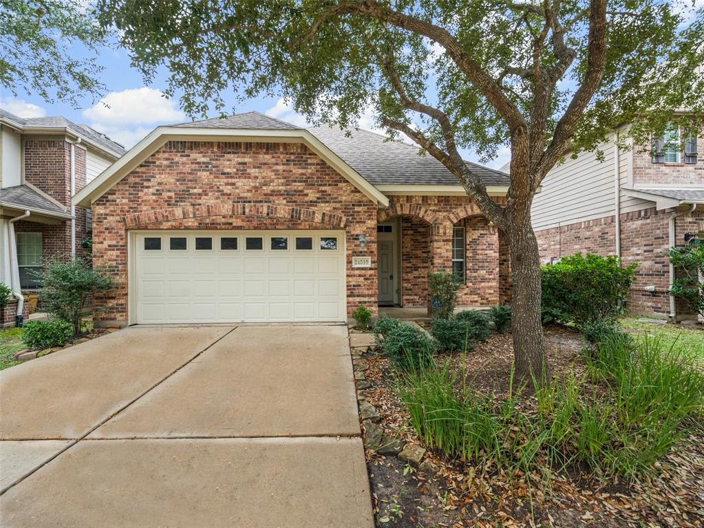 24510 Foxberry Glen Lane, Katy, Texas image 1