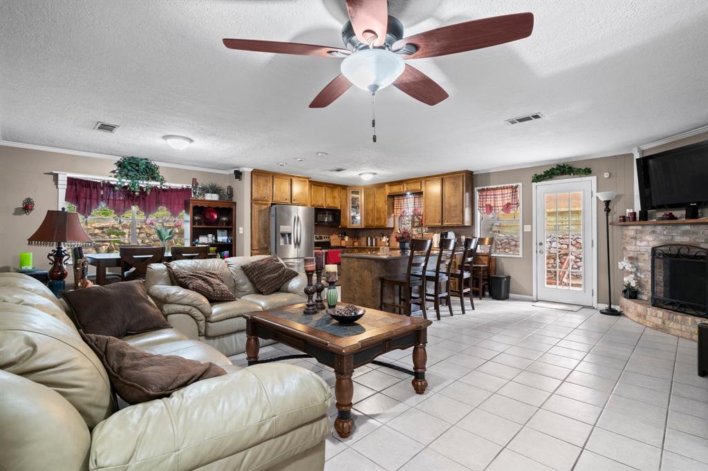 113 Hillendale Drive, Livingston, Texas image 5