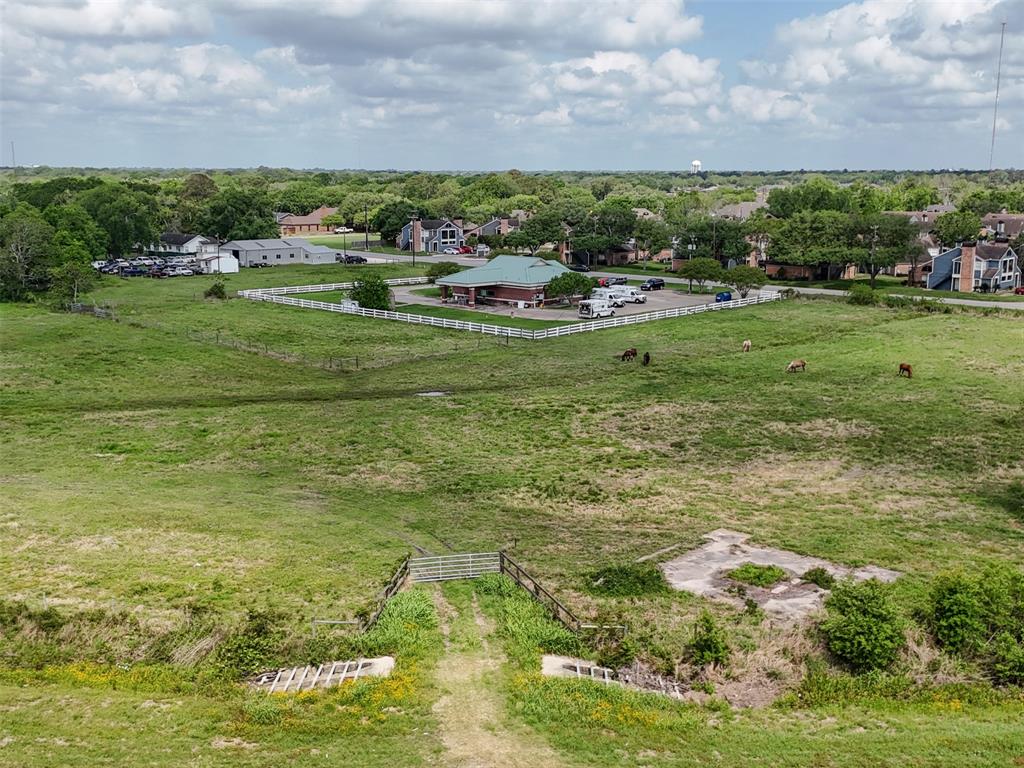 Hamman Road, Bay City, Texas image 3