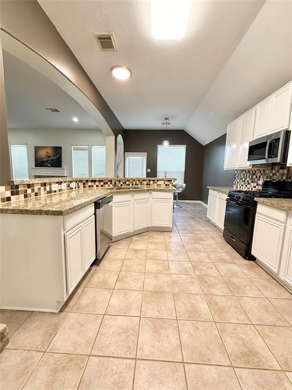8122 Dune Brook Drive, Pearland, Texas image 5