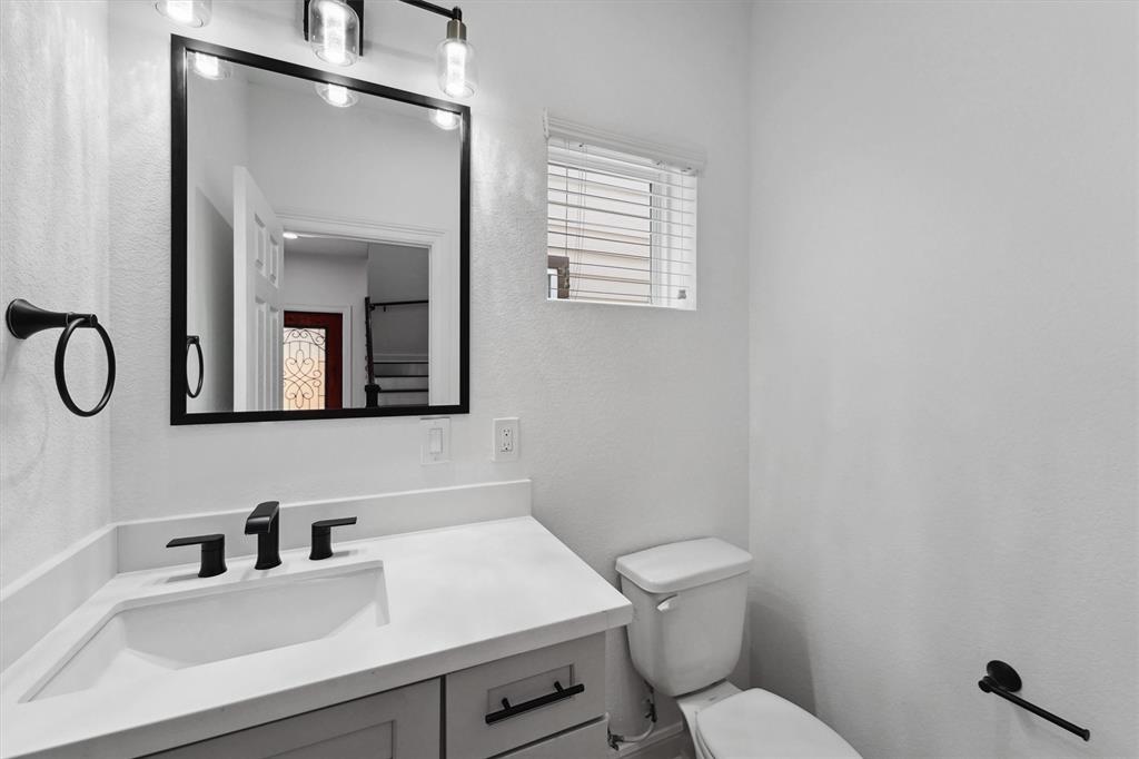 5013 Golden Forest Drive, Houston, Texas image 11