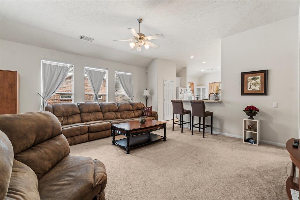 26 S Dylanshire Circle, Conroe, Texas image 19
