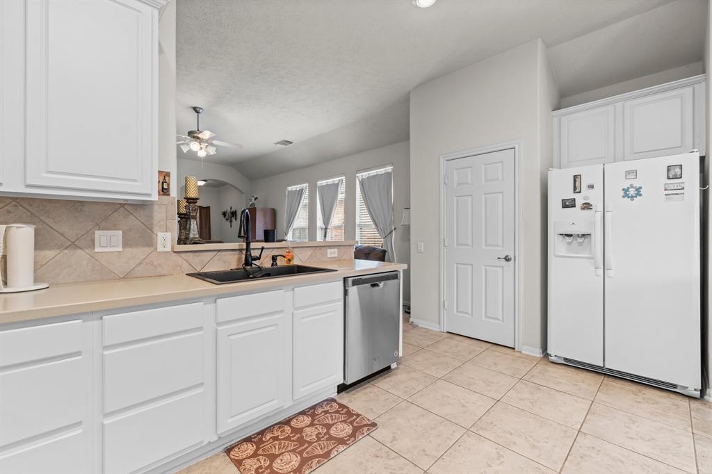 26 S Dylanshire Circle, Conroe, Texas image 25