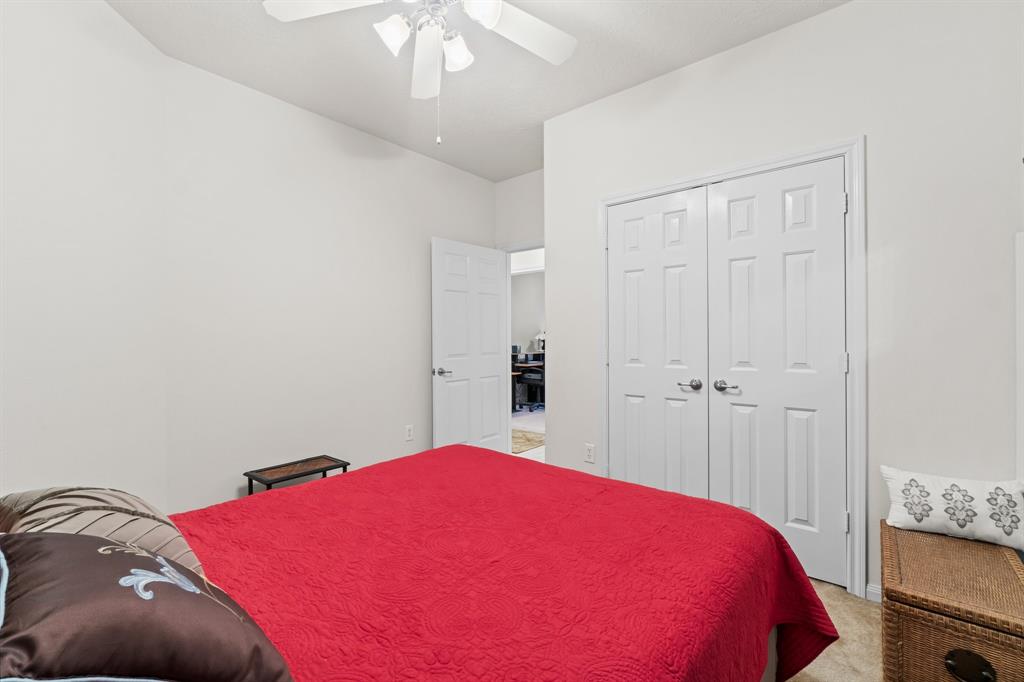26 S Dylanshire Circle, Conroe, Texas image 8