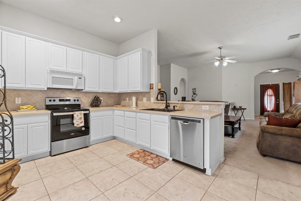 26 S Dylanshire Circle, Conroe, Texas image 22