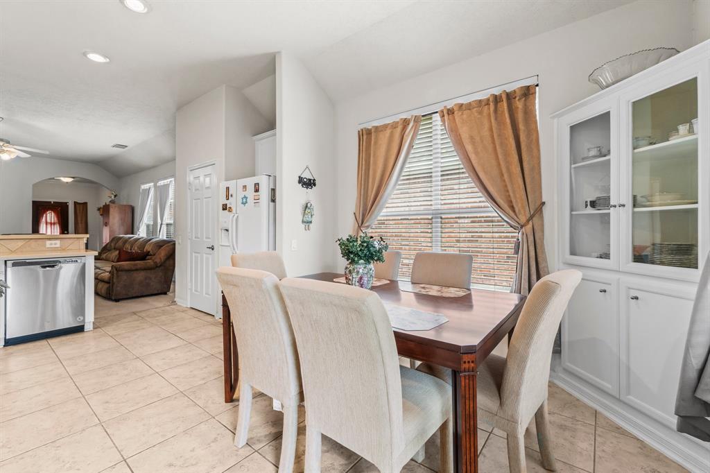 26 S Dylanshire Circle, Conroe, Texas image 24