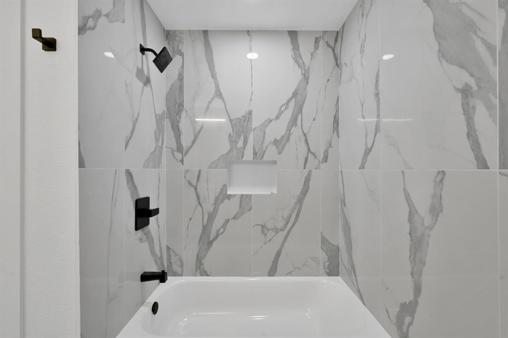 5015 Monteith Drive, Spring, Texas image 24