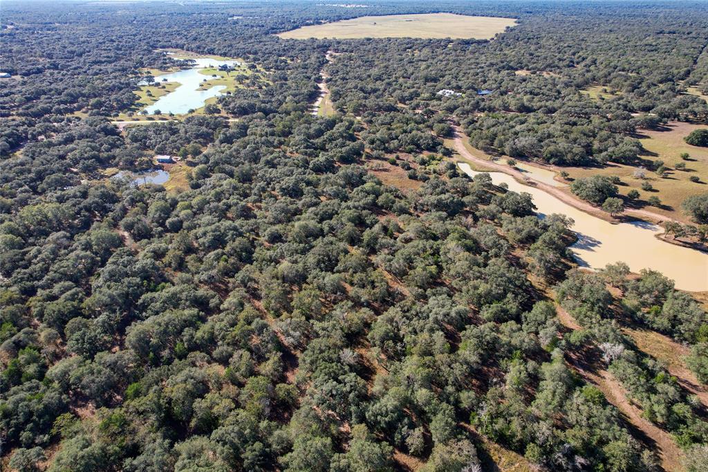 555 Private Road 1048, Hallettsville, Texas image 9