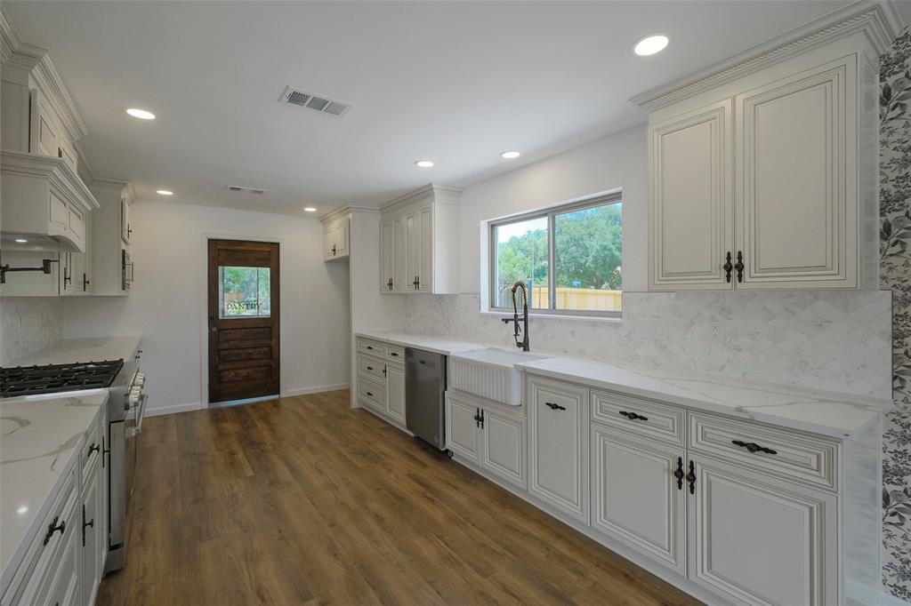 1914 Augusta Drive #16, Houston, Texas image 14