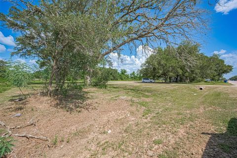 Photo of 210 5th Street, Hempstead, TX 77445 (MLS # 39503218)