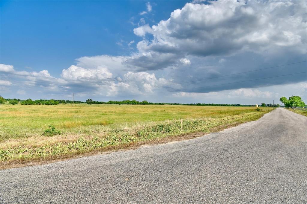 11593 Svoboda Road, Wallis, Texas image 9