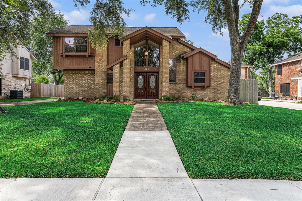 602 Crestwood Drive