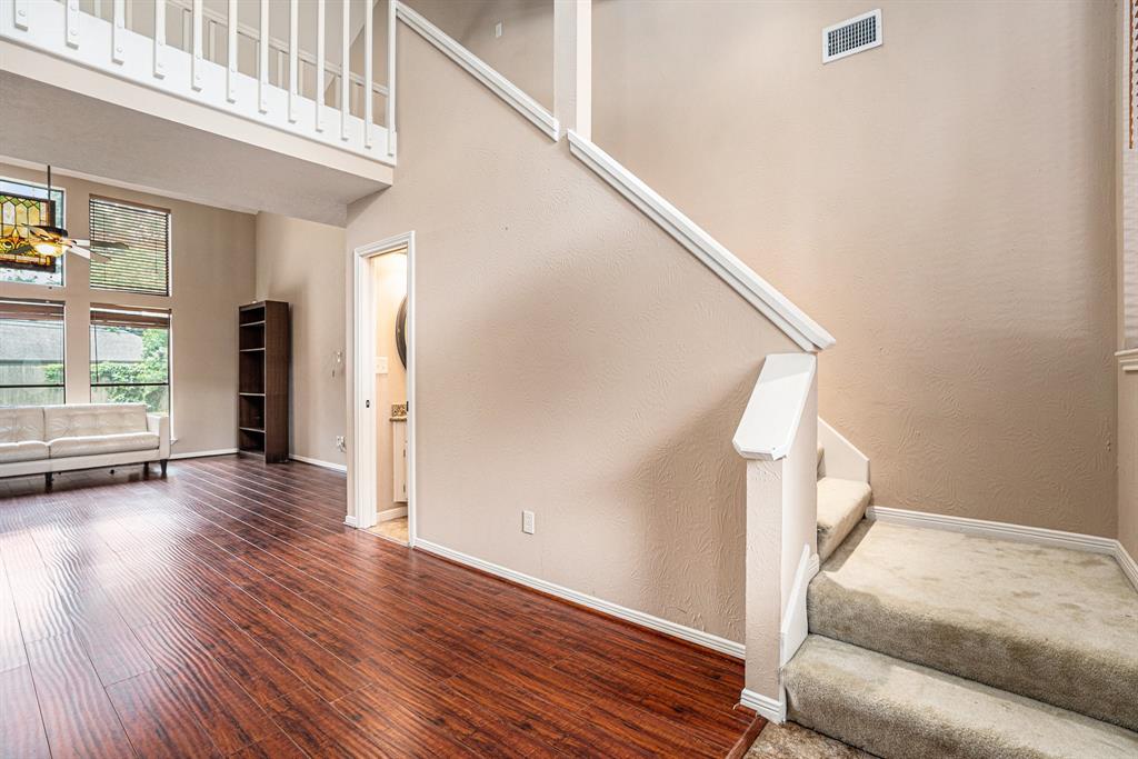 602 Crestwood Drive