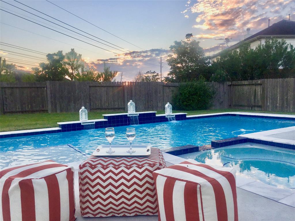 2505 Cypress Springs Court, Pearland, Texas image 6