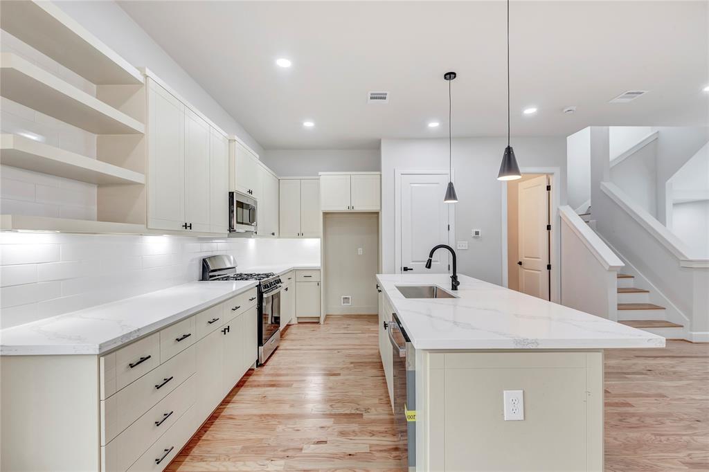 9428 Campbell Road #D, Houston, Texas image 6