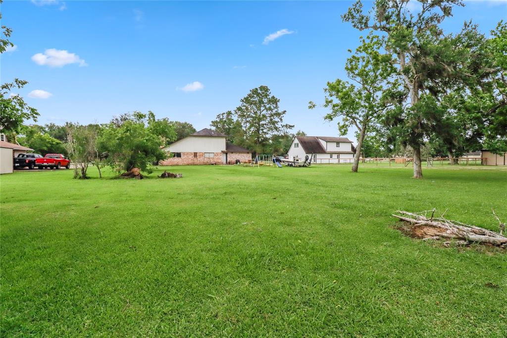 107 Oak Colony Drive, Angleton, Texas image 14