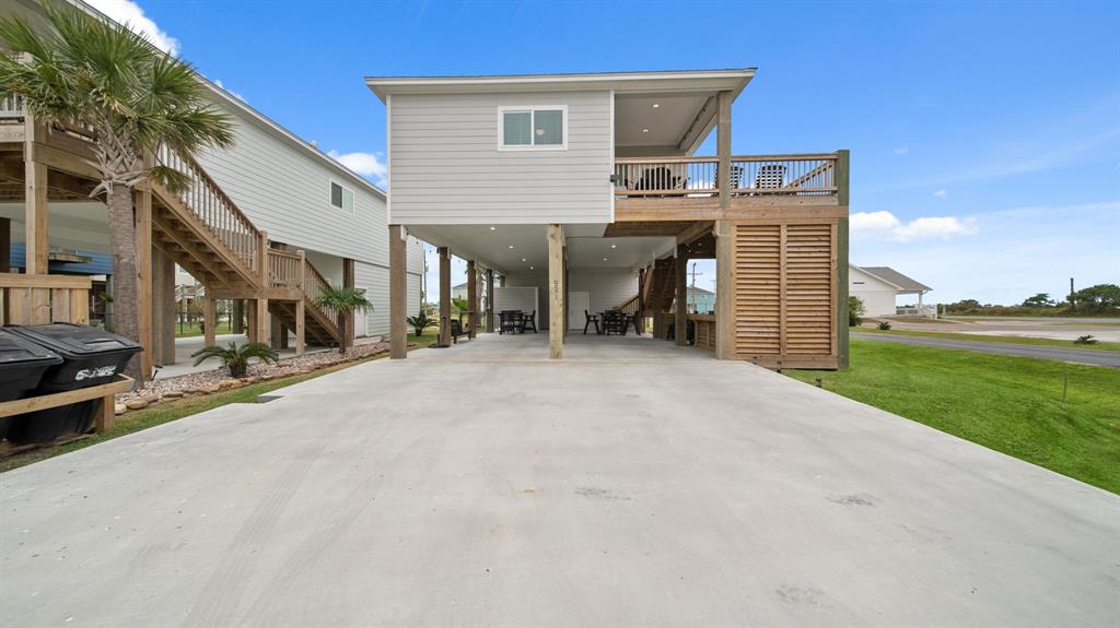 991 Seadrift Drive, Port Bolivar, Texas image 1