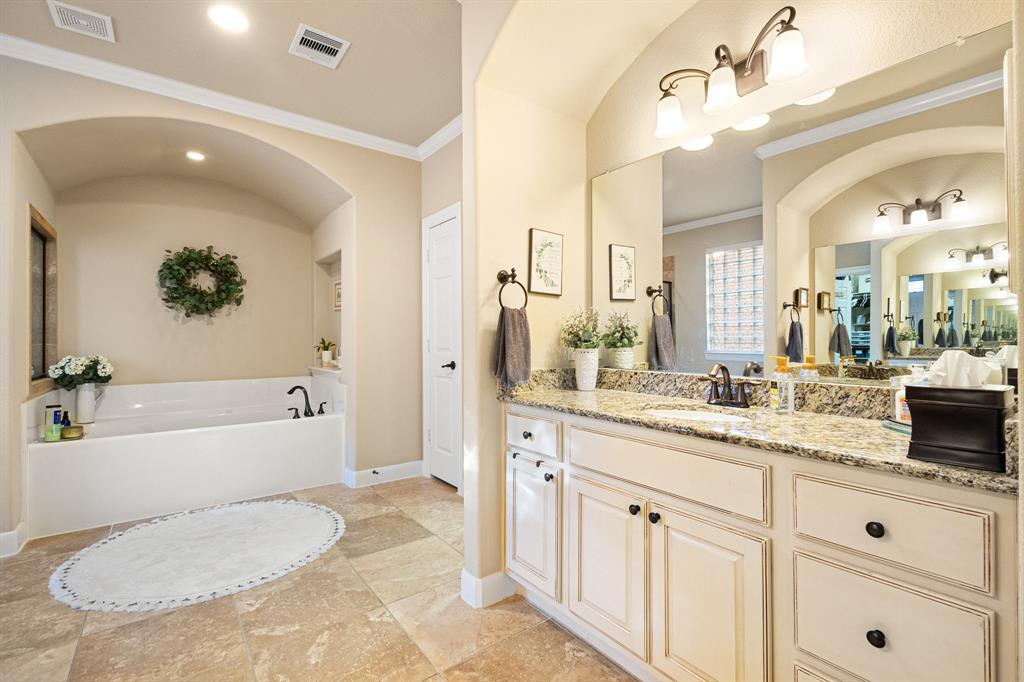 2477 S Bramlet Drive, Conroe, Texas image 26