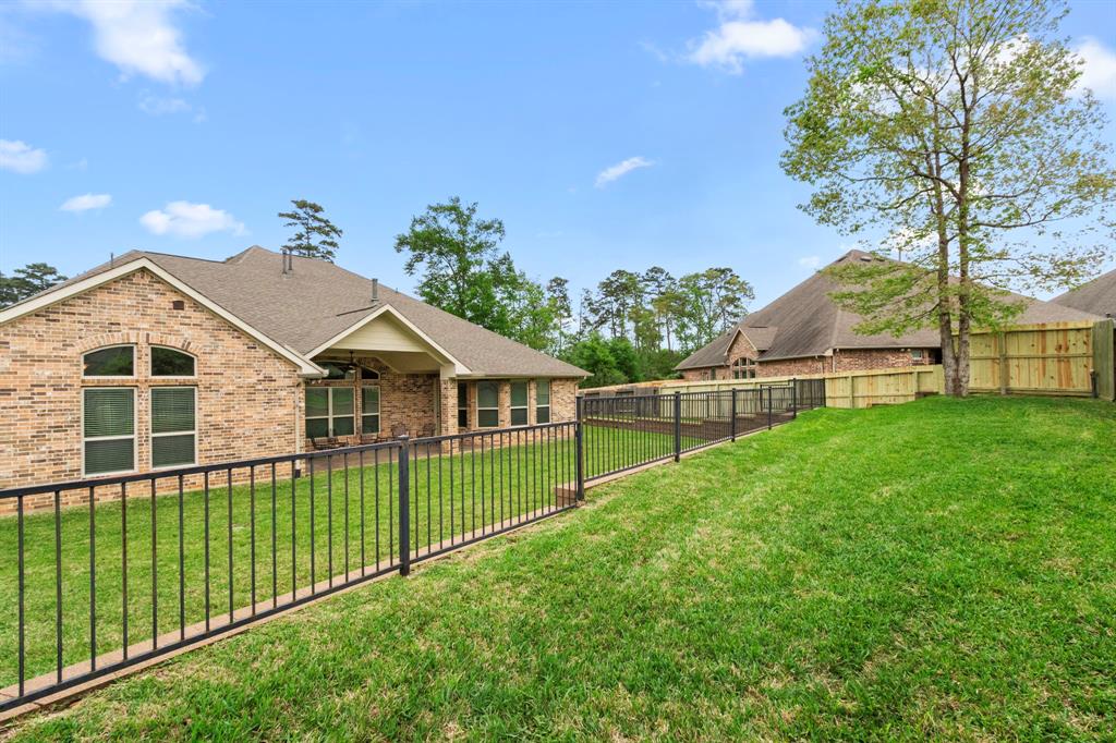 2118 Graystone Hills Drive, Conroe, Texas image 45