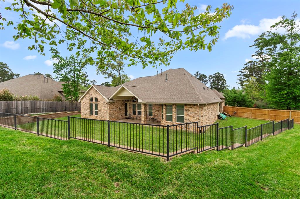 2118 Graystone Hills Drive, Conroe, Texas image 46