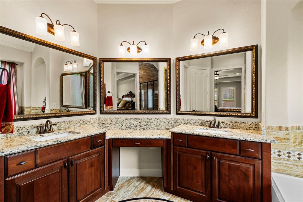 2118 Graystone Hills Drive, Conroe, Texas image 24