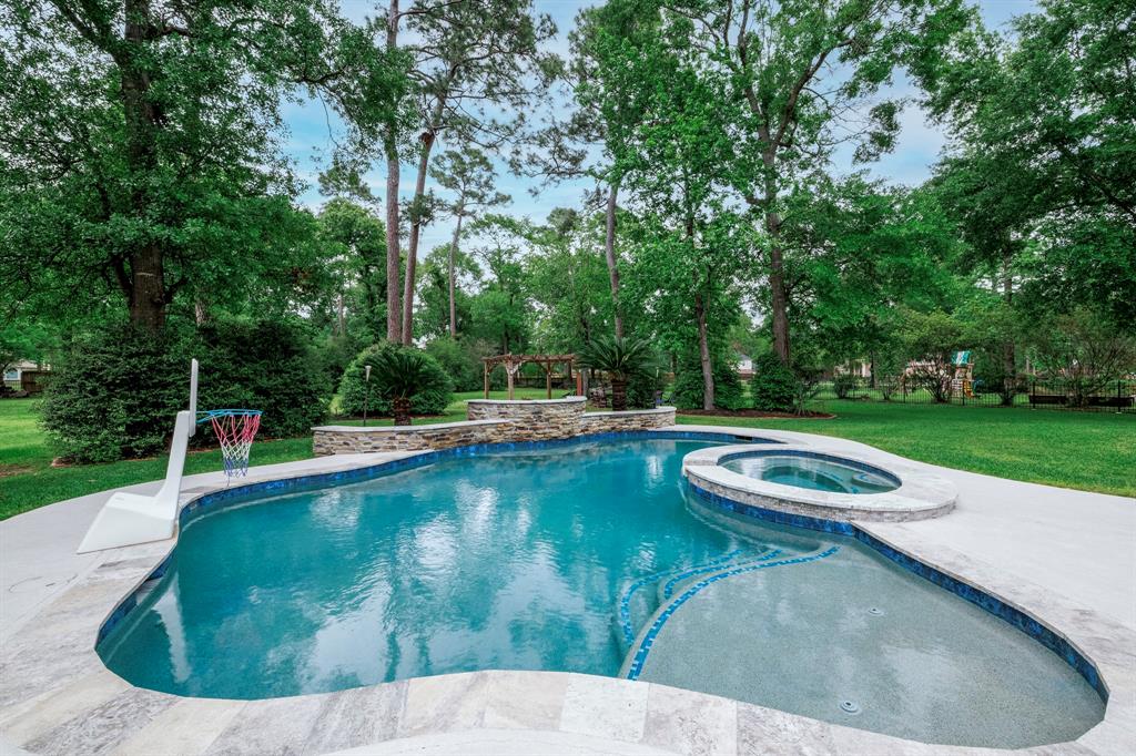 2319 Legends Shore Drive, Spring, Texas image 35