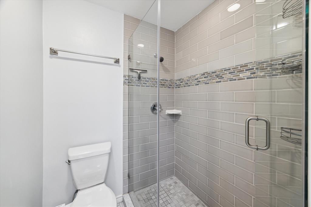 2612 Yupon Street, Houston, Texas image 17